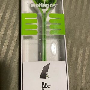 TwoHands Green Tablet Stand